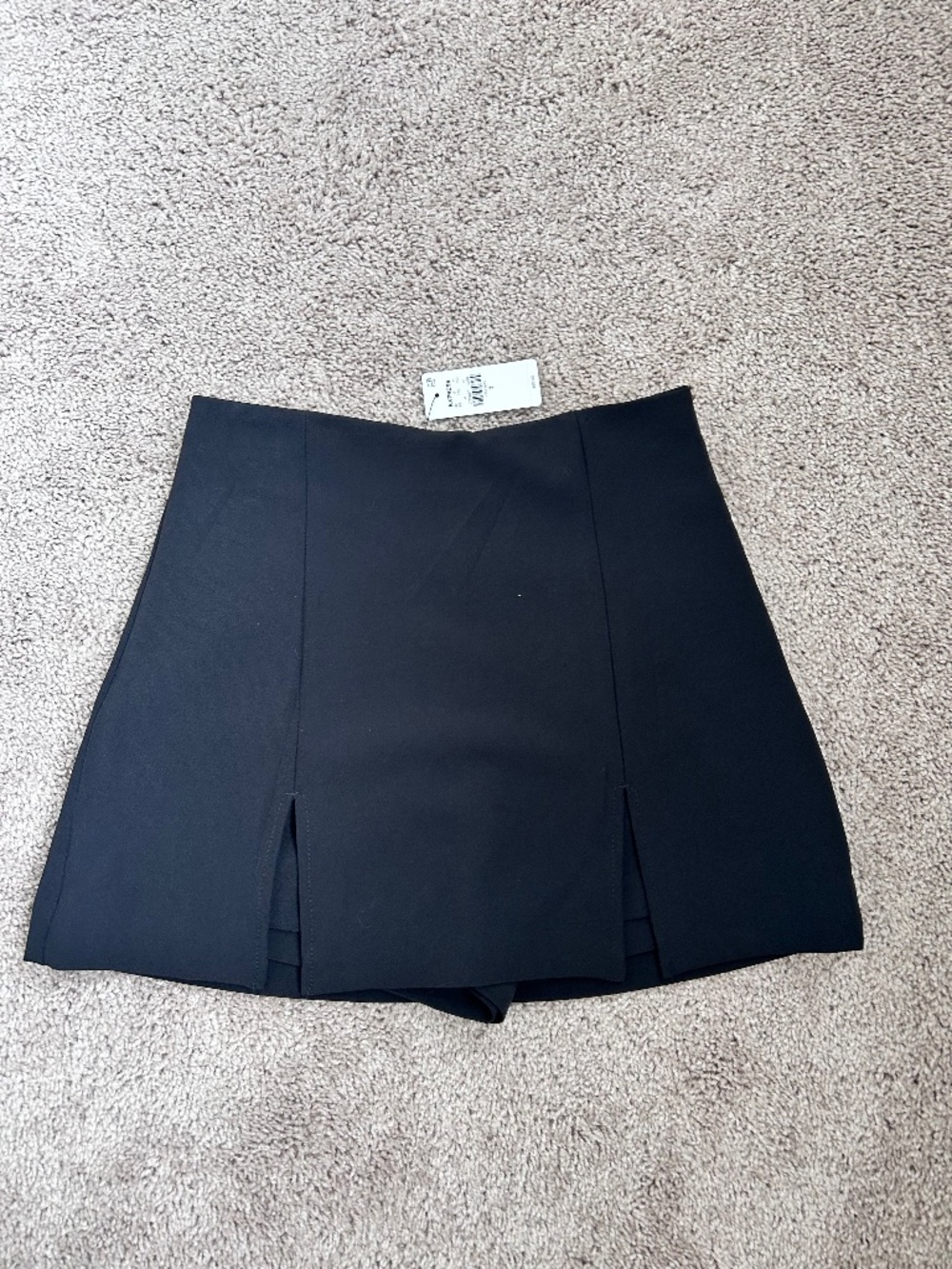 NWT Express skort